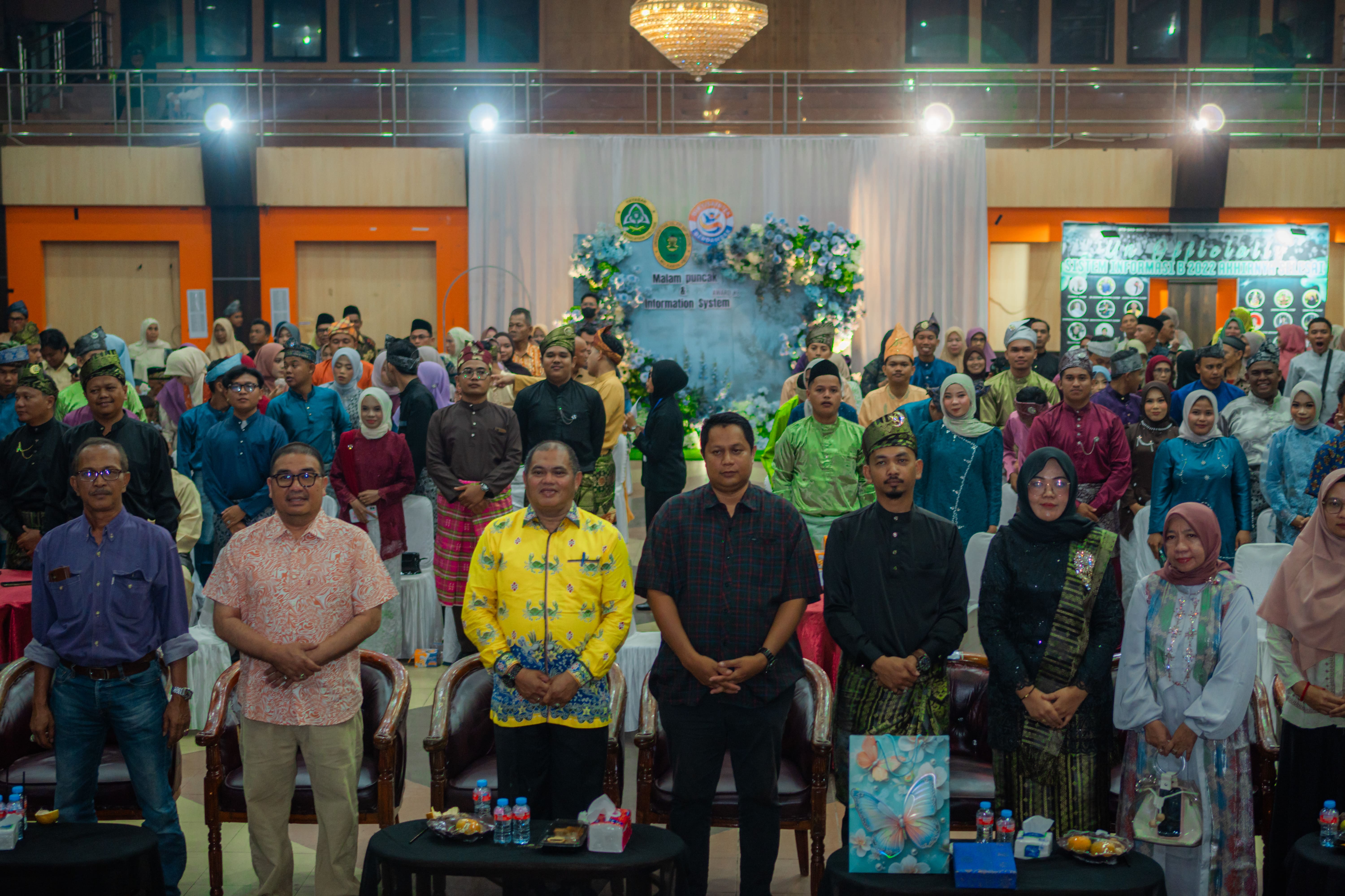 Malam Puncak Sistem Informasi 2026, 114 Lulusan Prodi Sistem Informasi UNISI Siap Melangkah Mengukir Karya Nyata