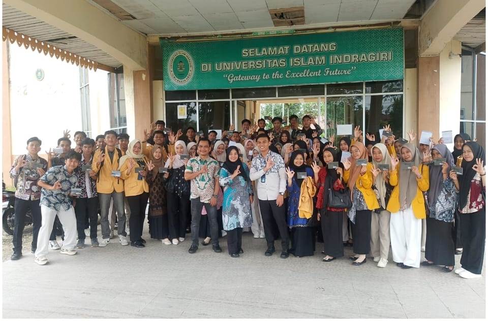 UNISI Gelar Penyerahan Buku Tabungan dan Kartu ATM bagi Mahasiswa Penerima KIP-Kuliah 2025